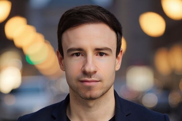 Bild zeigt den Telekom Autor Julien Cléro zum Thema Micosoft Copilot