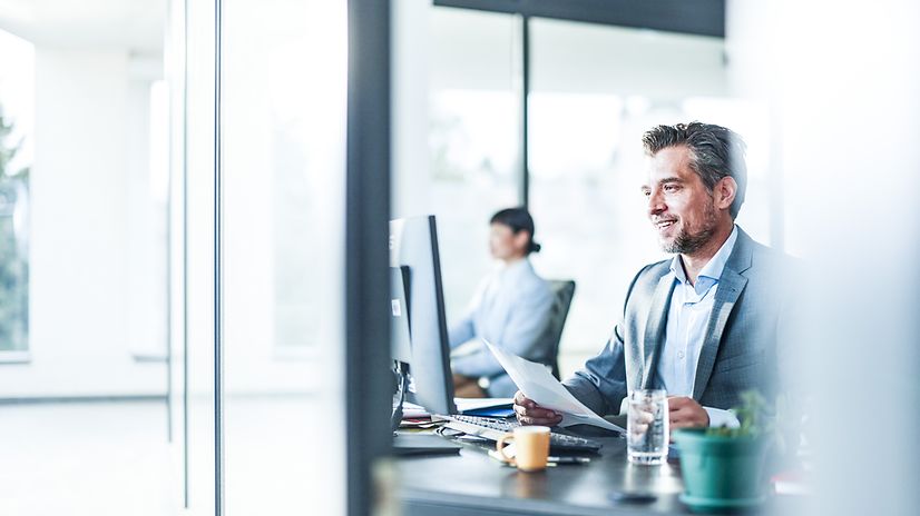 IT decision-makers use iMSA to manage mobile services on laptops.