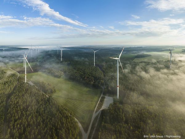 UKA Group Flightseeing - Windpark im Überflug