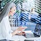 Eine Frau ist in einem Microsoft Teams meeting