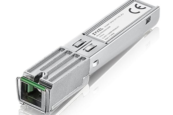 Das Einsteckmodul für die direkte Verbindung zum Glasfaseranschluss einer Digitalisierungsbox vor weißem Hintergrund.